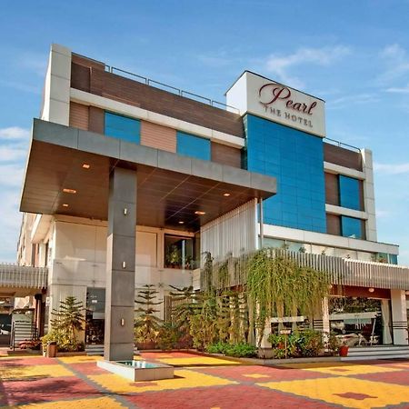 Pearl Hotel & Banquets Ахмедабад Экстерьер фото